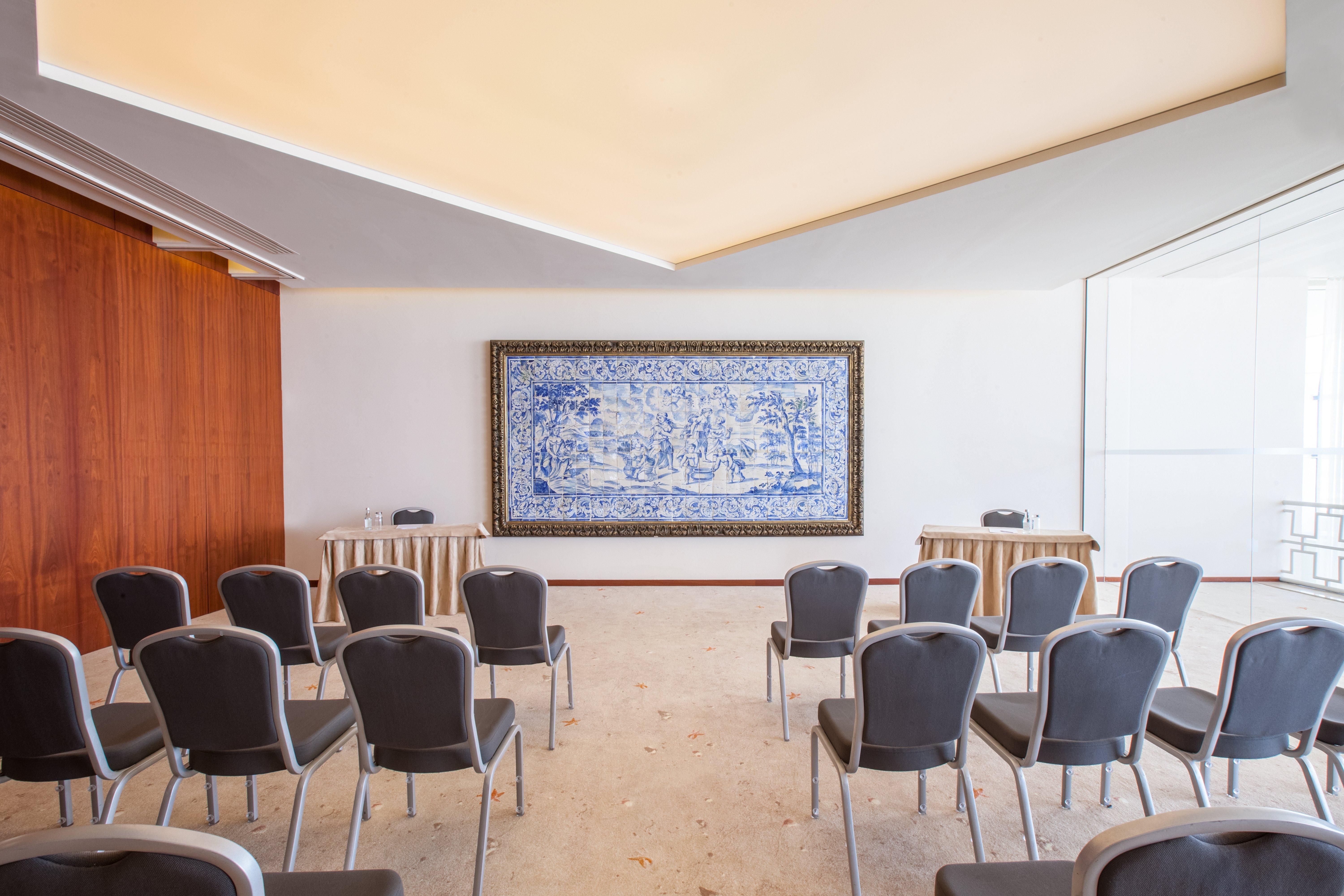 Crowne Plaza Vilamoura - Algarve By Ihg Екстер'єр фото The interior of the Portuguese Parliament's conference room