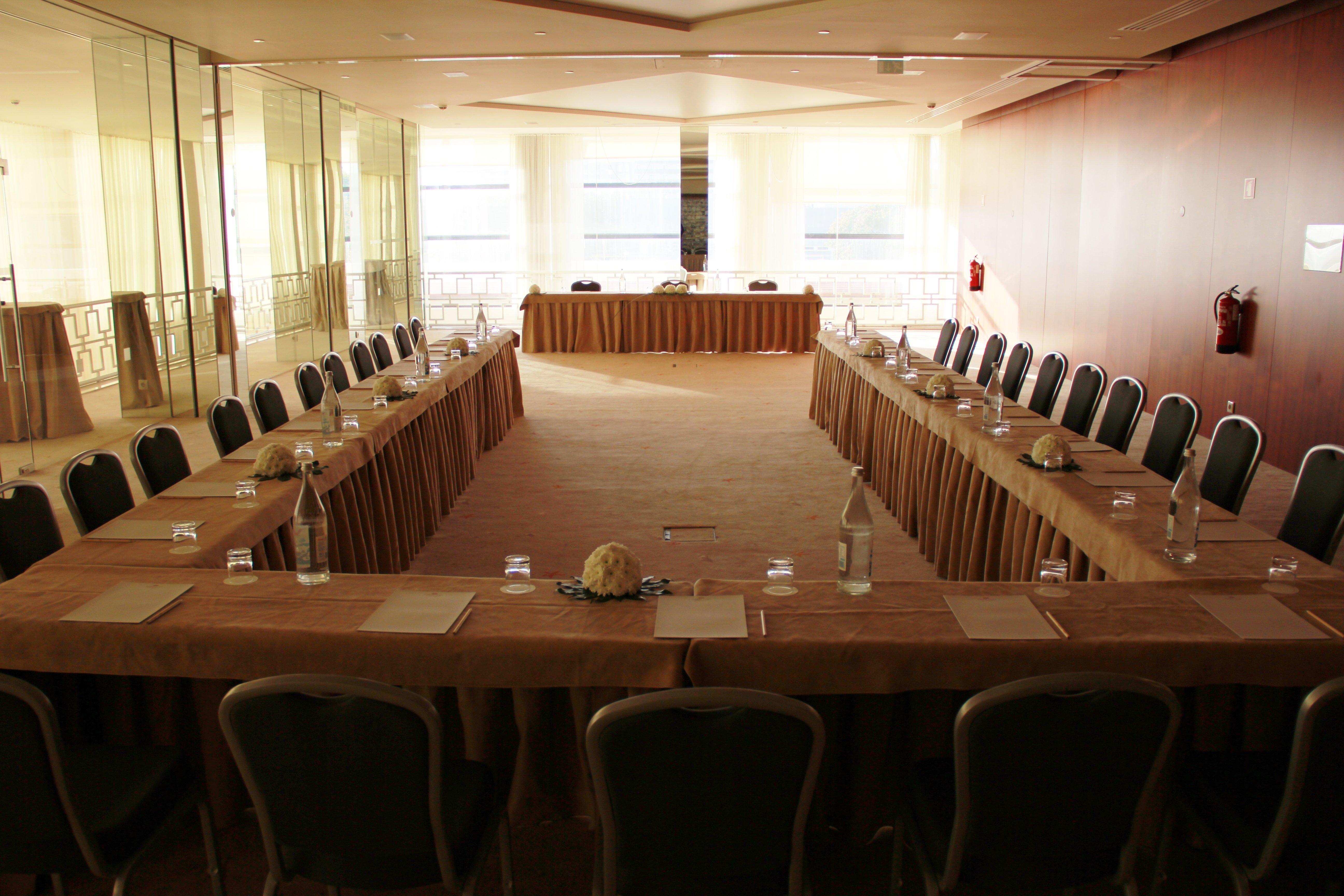 Crowne Plaza Vilamoura - Algarve By Ihg Екстер'єр фото The conference room of the European University Barcelona